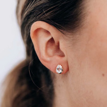 Load image into Gallery viewer, Mélia Pear Stud