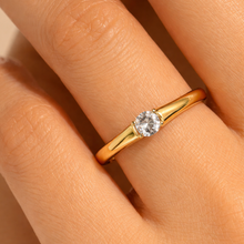 Load image into Gallery viewer, Solitare Diamond Stackable Ring